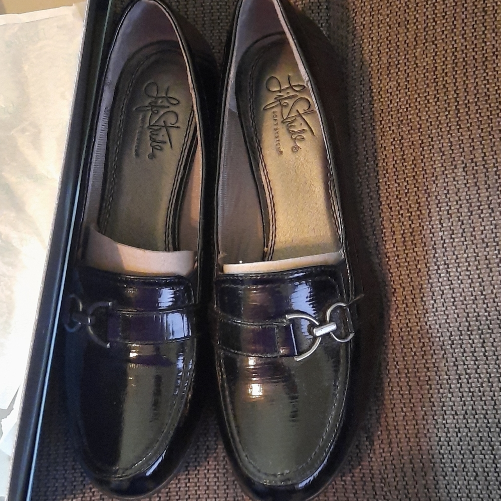 Brand new. They’re cute - think they would be comfortable - tiny bit too tight.